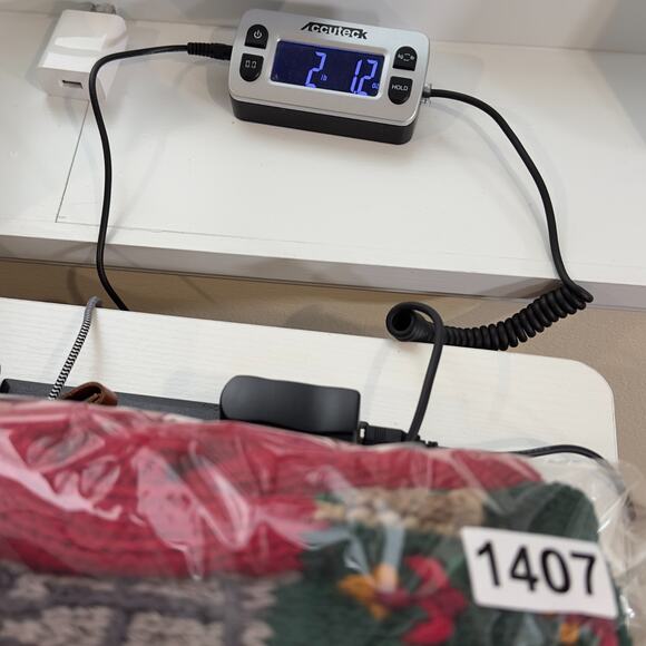 Signature by Northern Isles Knitted by Hand Farm Animals Apple Tree Red XL VTG! - Picture 12 of 15